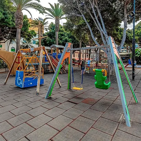 Home2Book Central Studio Near Playa Del Muelle