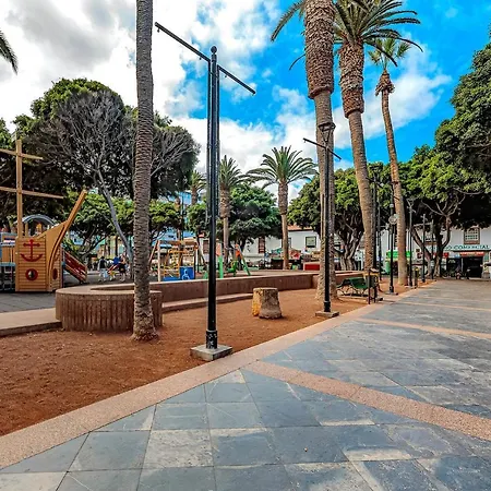 Home2Book Central Studio Near Playa Del Muelle Puerto de la Cruz (Tenerife)