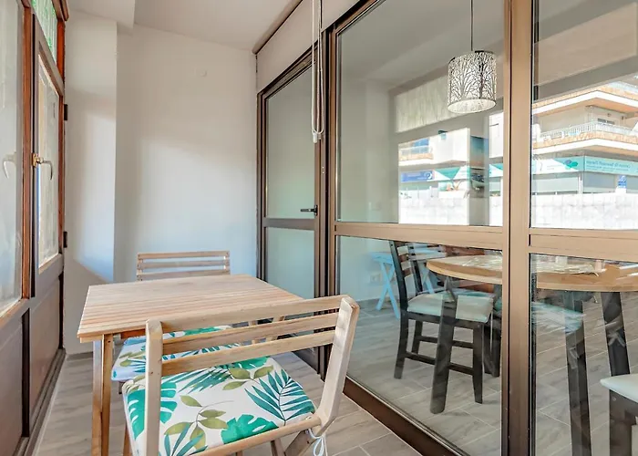 Home2book Near Playa Del Muelle